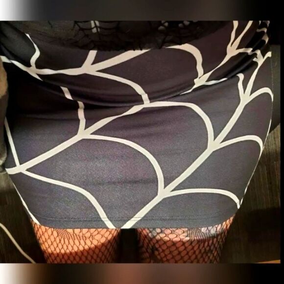 Gorgeous black and white web mini skirt sz xxl - Picture 9 of 11